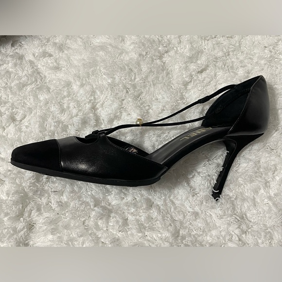 CHANEL Vintage Black Leather Pumps Heels Shoes Size 38 - Picture 2 of 12